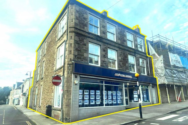 31-32 Fore Street, Redruth, Cornwall, TR15 2AE 3