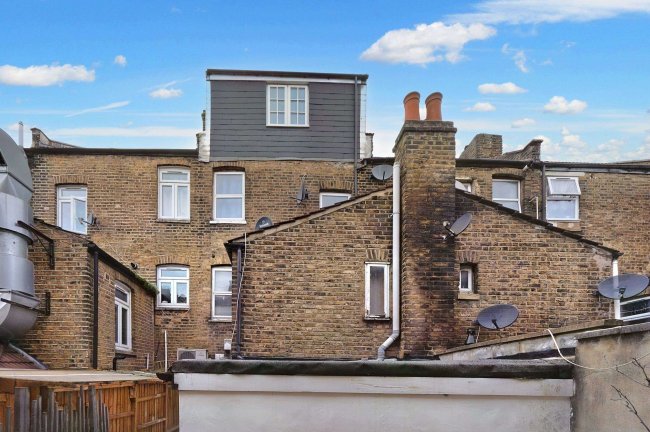 230C High Road Leytonstone, Leytonstone, London, E11 3HU 1