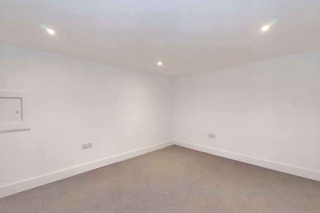 230C High Road Leytonstone, Leytonstone, London, E11 3HU 1