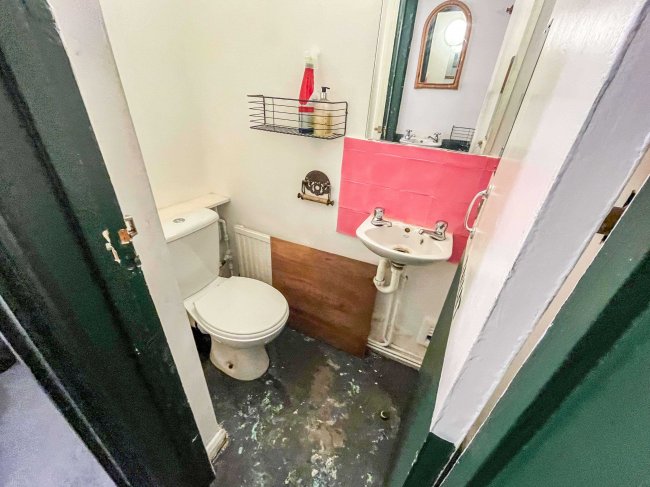 87 Leonard Street, London, EC2A 4QS 2