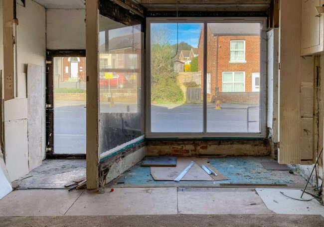 2 Clarence Buildings, Avenue Road, Freshwater, Isle Of Wight, PO40 9UU 8