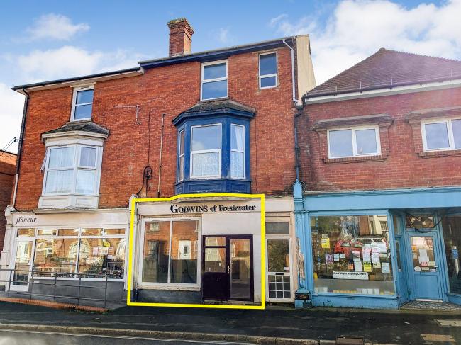 2 Clarence Buildings, Avenue Road, Freshwater, Isle Of Wight, PO40 9UU 8