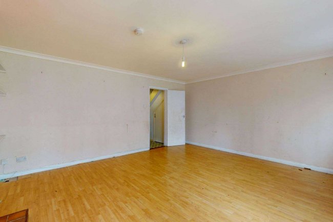 37 Magpie Close, Forest Gate, London, E7 9DE 1