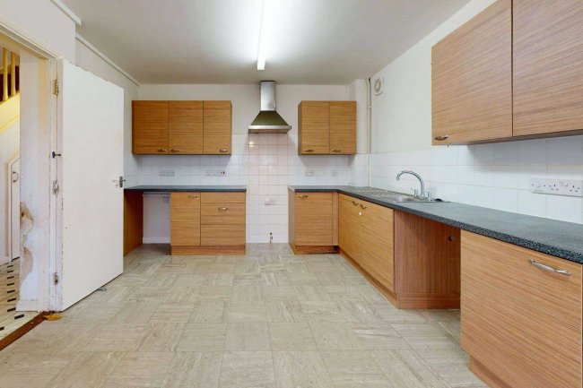 37 Magpie Close, Forest Gate, London, E7 9DE 1