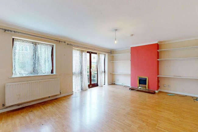 37 Magpie Close, Forest Gate, London, E7 9DE 1