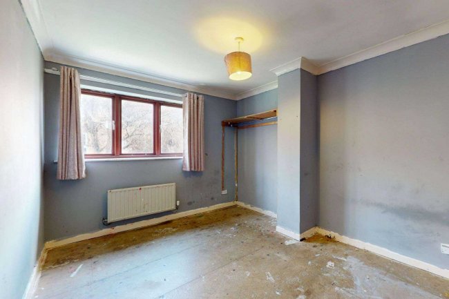 37 Magpie Close, Forest Gate, London, E7 9DE 1