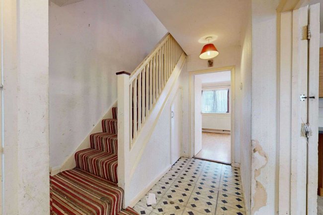 37 Magpie Close, Forest Gate, London, E7 9DE 1