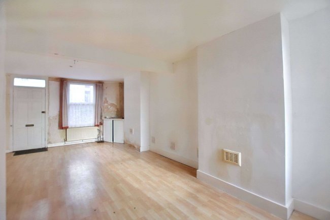 283 Brook Street, Erith, DA8 1EB 3