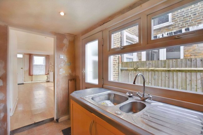 283 Brook Street, Erith, DA8 1EB 3