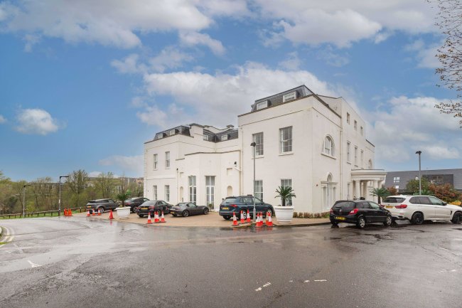 Hillingdon House, Wren Avenue, Uxbridge, Middlesex, UB10 0FD 2