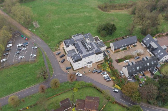 Hillingdon House, Wren Avenue, Uxbridge, Middlesex, UB10 0FD 2