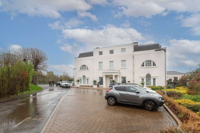 Hillingdon House, Wren Avenue, Uxbridge, Middlesex, UB10 0FD 2