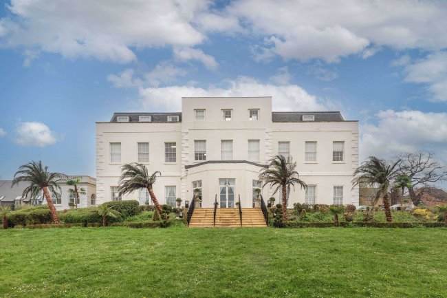 Hillingdon House, Wren Avenue, Uxbridge, Middlesex, UB10 0FD 2