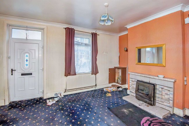 5 Station Road, Barnsley, South Yorkshire S70 6DE 2