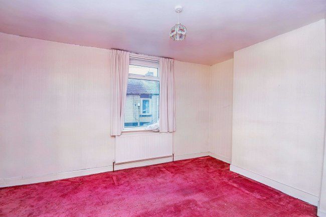 5 Station Road, Barnsley, South Yorkshire S70 6DE 2