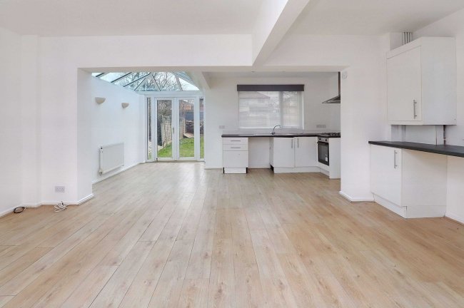 59 Sandbrook Road, Southport PR8 3JF 5