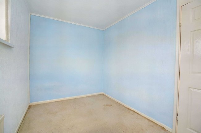 6 Northall Avenue, Nottingham NG6 8FJ 1