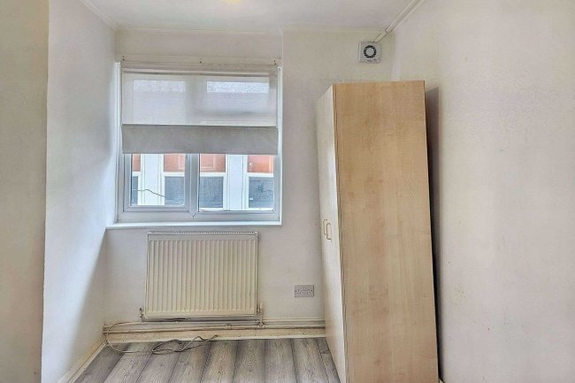 378 Bensham Lane, Thornton Heath, Croydon, CR7 7EQ 4