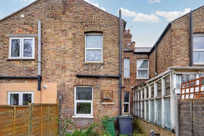 35 Crescent Road, Leyton, London, E10 5JJ 6