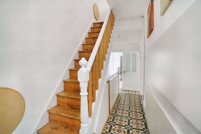 304 Hucknall Road, Nottingham, Nottinghamshire, NG5 1FG 8