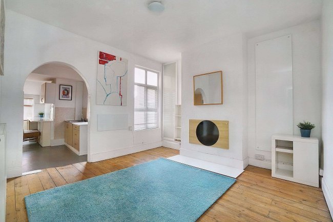 304 Hucknall Road, Nottingham, Nottinghamshire, NG5 1FG 8