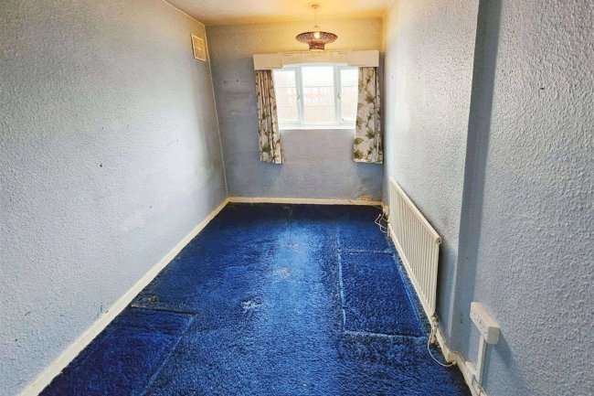 24 Whittington Court, Alymer Road,  East Finchley, London N2 0BT 8