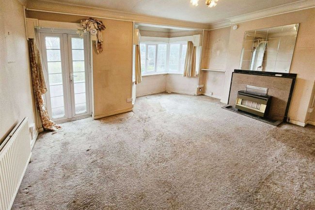 24 Whittington Court, Alymer Road,  East Finchley, London N2 0BT 8