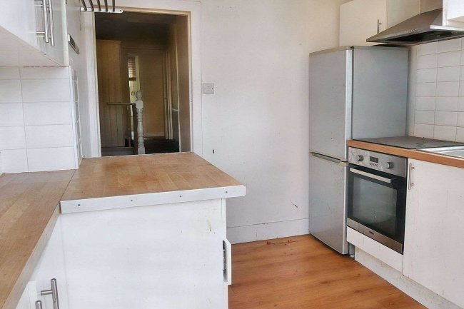 32 Lucerne Road, Thornton Heath, CR7 7BA 2