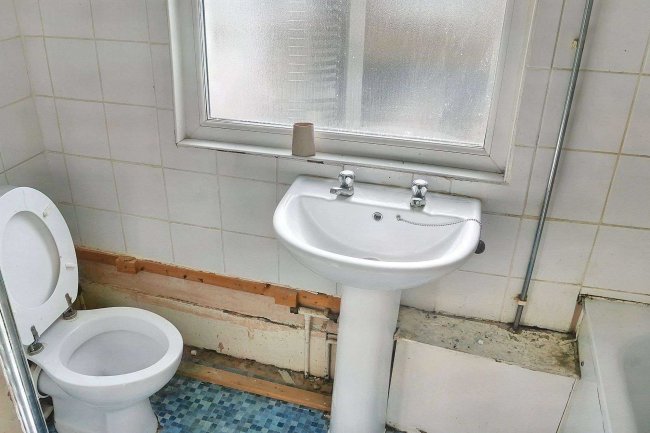 32 Lucerne Road, Thornton Heath, CR7 7BA 2