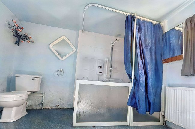 21 Long Acre, Bingham, Nottinghamshire, NG13 8AF 5