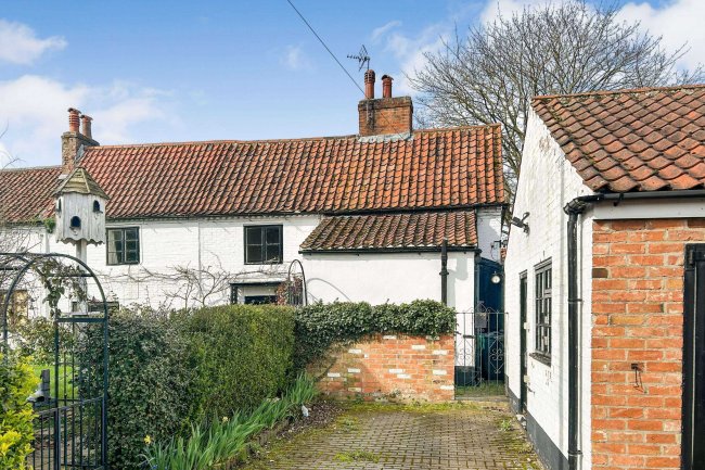 21 Long Acre, Bingham, Nottinghamshire, NG13 8AF 5