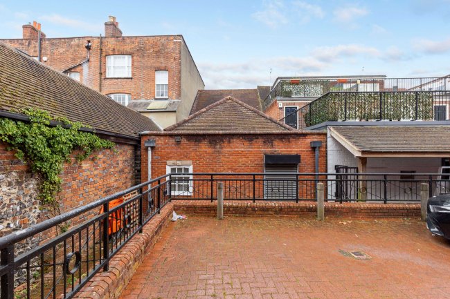 43a Bell Street, Henley-On-Thames RG9 2BA 2