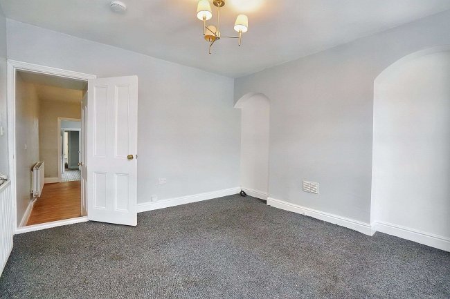 43 Camp Hill Road, Nuneaton, Warwickshire, CV10 0JP 9