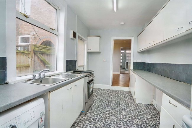 43 Camp Hill Road, Nuneaton, Warwickshire, CV10 0JP 9