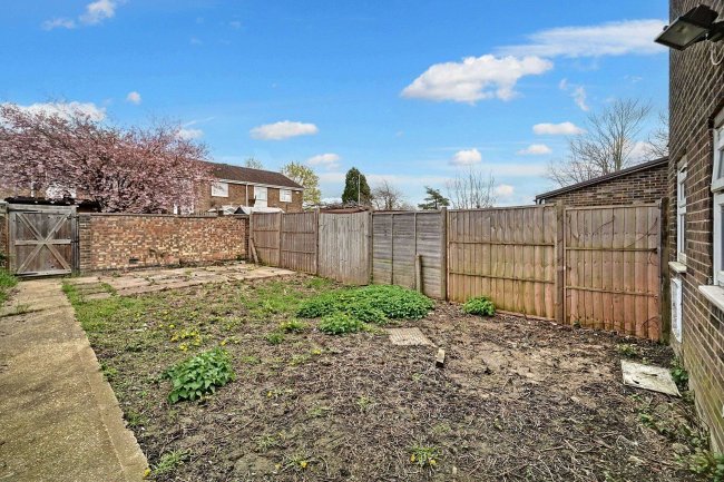 29 Brampton Gardens, Eynesbury, St Neots, Cambridgeshire, PE19 2DU 6