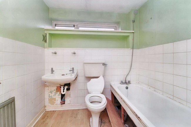 29 Brampton Gardens, Eynesbury, St Neots, Cambridgeshire, PE19 2DU 6