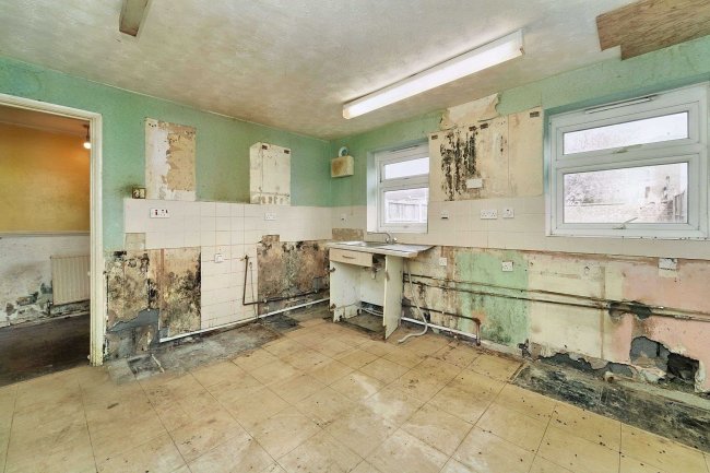 29 Brampton Gardens, Eynesbury, St Neots, Cambridgeshire, PE19 2DU 6