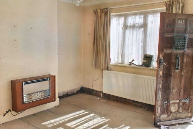 303 High Street, Gillingham, Kent, ME8 8DS 7