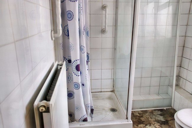 303 High Street, Gillingham, Kent, ME8 8DS 7