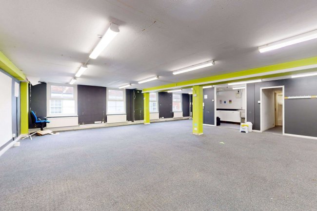 79/81 High Street, Godalming, GU7 1AW 8