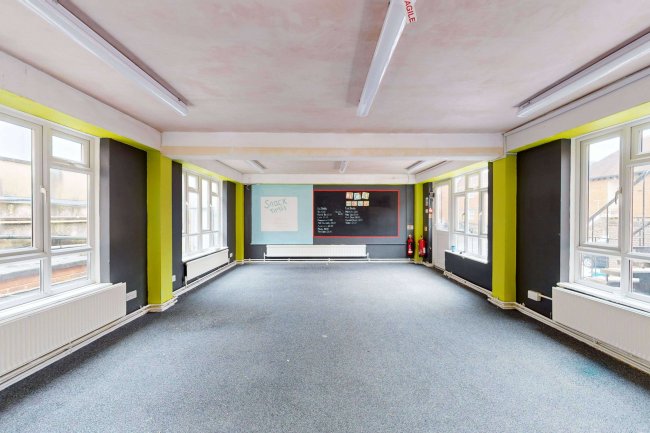 79/81 High Street, Godalming, GU7 1AW 8