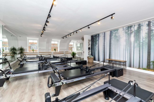 79/81 High Street, Godalming, GU7 1AW 8