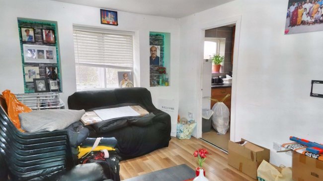 30 Pickwick Close, Hounslow, Middlesex, TW4 5ED 1