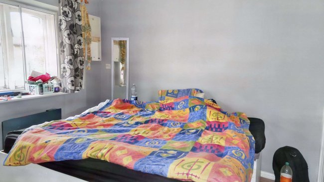 30 Pickwick Close, Hounslow, Middlesex, TW4 5ED 1