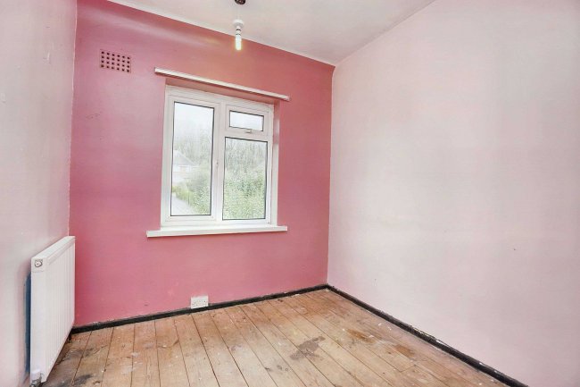 92 Beauvale Drive, Ilkeston, Derbyshire, DE7 8SJ 9