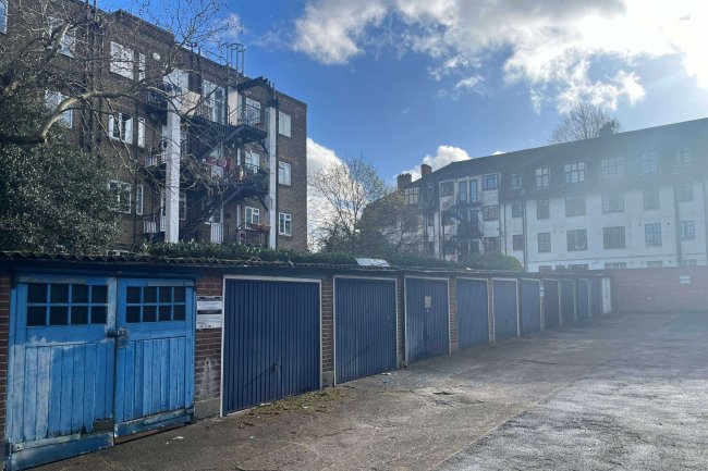 Endsleigh Mansions, Leigham Avenue, Streatham, London, SW16 2DP 4