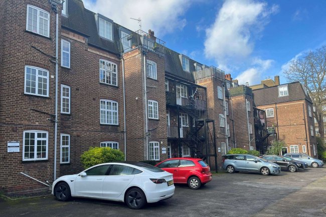 Endsleigh Mansions, Leigham Avenue, Streatham, London, SW16 2DP 4