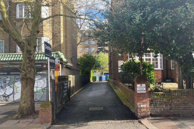 Endsleigh Mansions, Leigham Avenue, Streatham, London, SW16 2DP 4