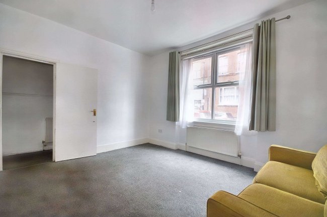 7 Fordham Street, Aldgate, London, E1 1HS 6