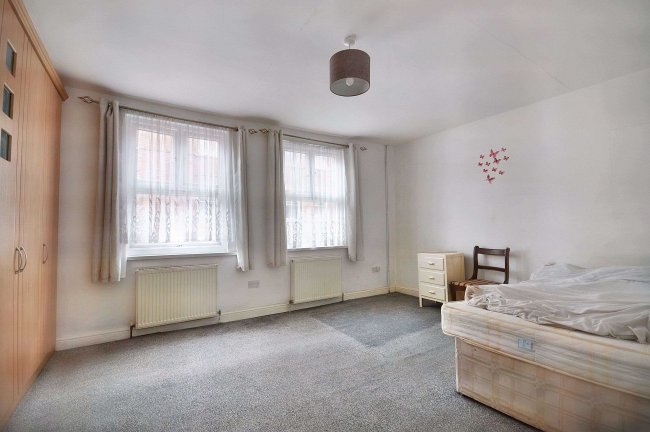 7 Fordham Street, Aldgate, London, E1 1HS 6